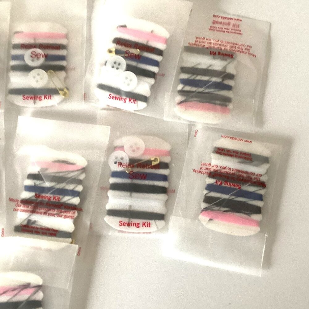 Travel Sewing Colored Thread Repair Emergency Mini Kit with Buttons - Picture 3 of 6